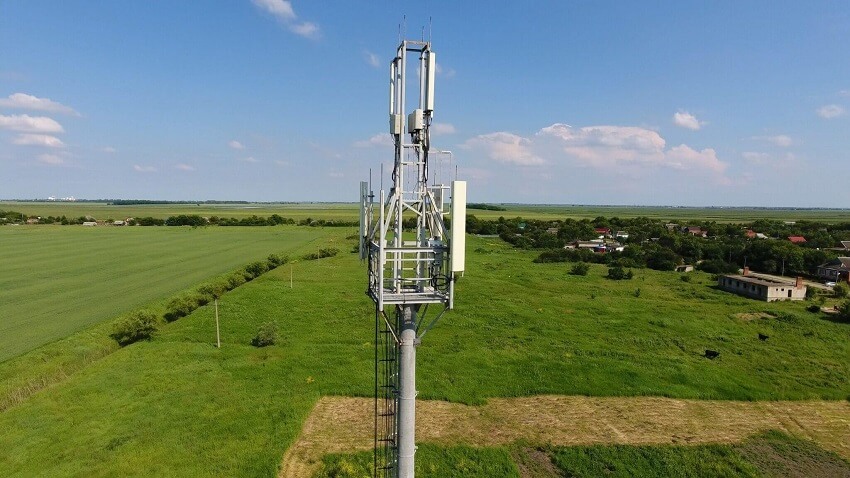 cellular-tower-equipment-for-relaying-cellular-and-mobile-signal - webbingsolutions