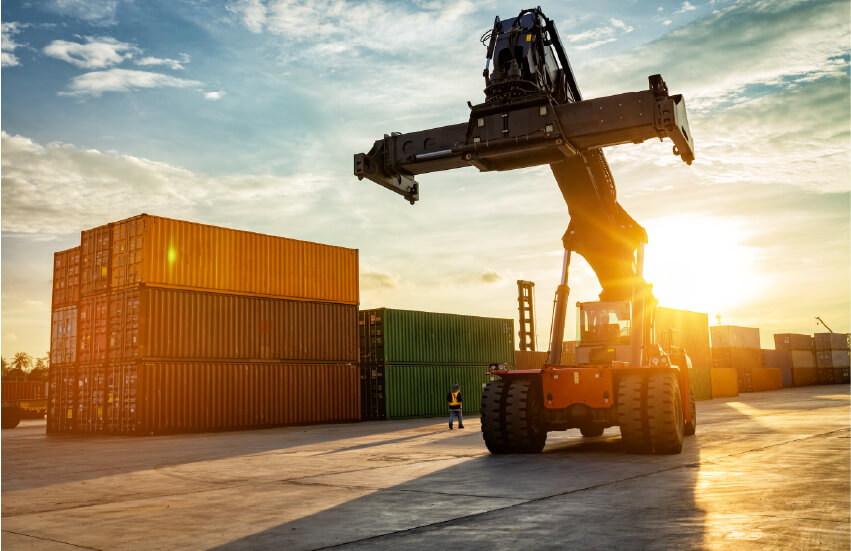 Cellular Connectivity for Vehicle and Equipment Telemetry in Smart Ports
