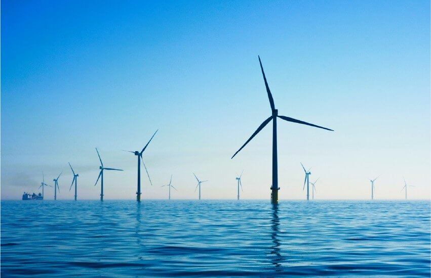 Private offshore networks with dedicated base stations for wind farms